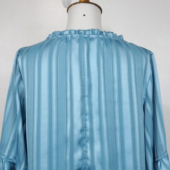 LC Lauren Conrad Feminine Pullover Bell Sleeve Turquoise Top Blouse Size XS - Picture 9 of 14